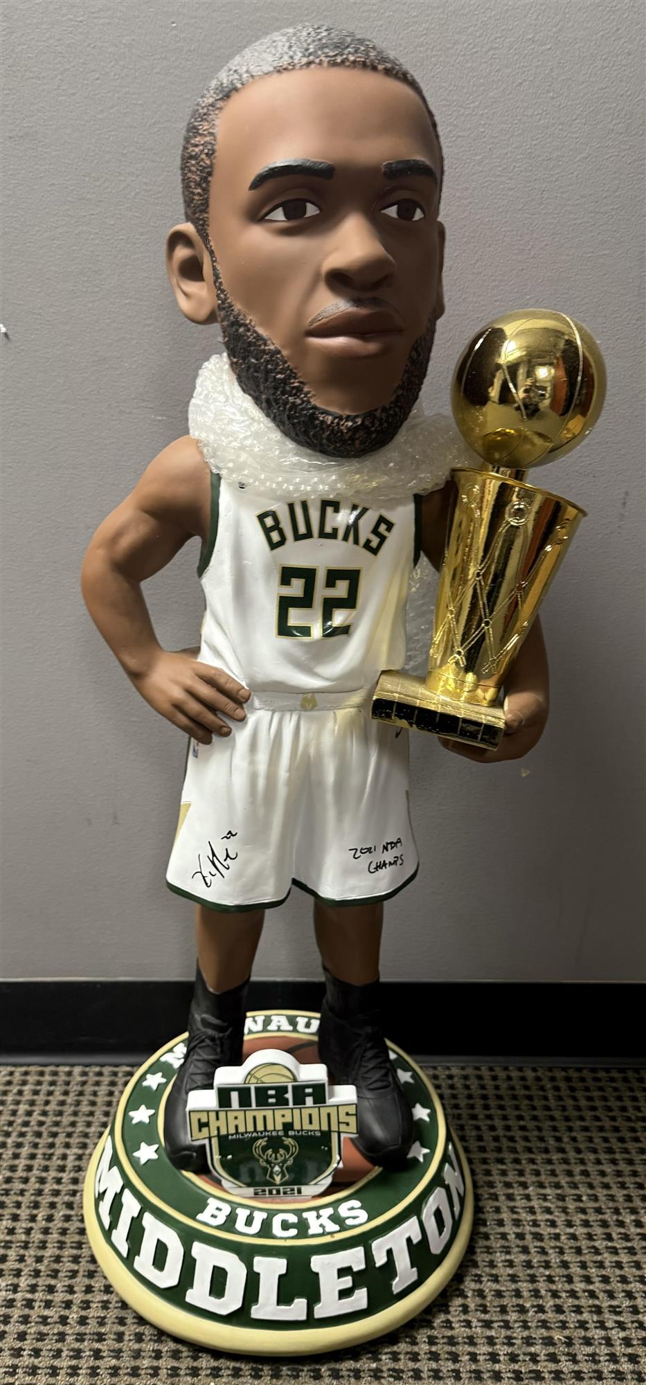 BUCKS KHRIS MIDDLETON SIGNED 3 FOOT FOCO 2021 CHAMPIONSHIP BOBBLEHEAD - JSA