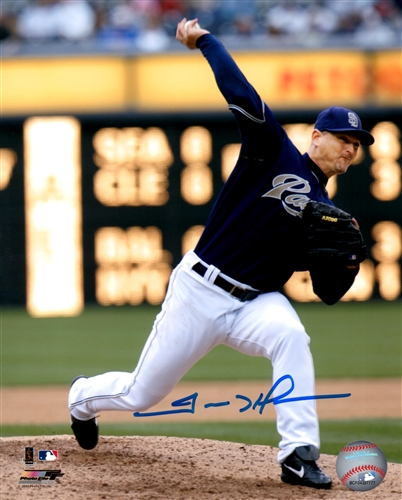 TREVOR HOFFMAN SIGNED 8X10 PADRES PHOTO #2