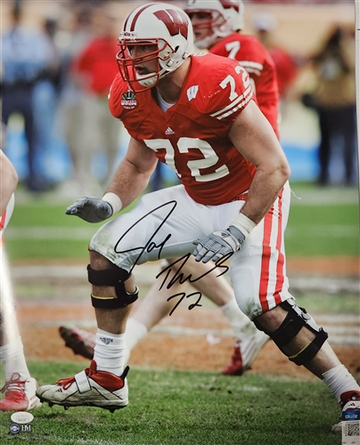 JOE THOMAS SIGNED 16X20 WI BADGERS PHOTO #3 - JSA