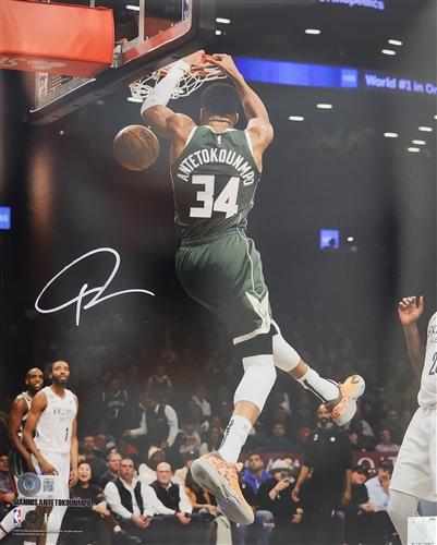 GIANNIS ANTETOKOUNMPO SIGNED 11X14 BUCKS PHOTO #4 - BECKETT