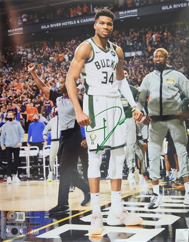 GIANNIS ANTETOKOUNMPO SIGNED 11X14 BUCKS PHOTO #1 - BECKETT