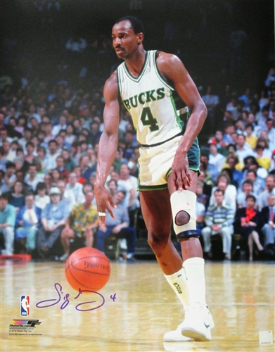 SIDNEY MONCRIEF SIGNED 16X20 BUCKS PHOTO #3