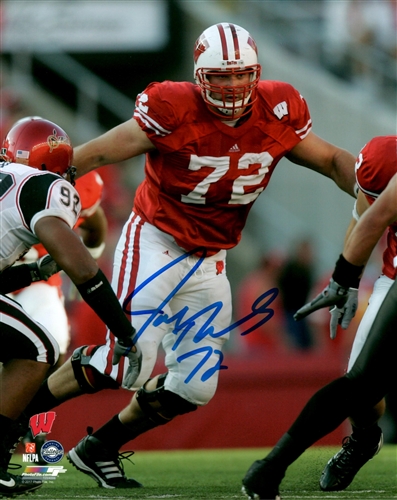 JOE THOMAS SIGNED WI BADGERS 8X10 PHOTO #1